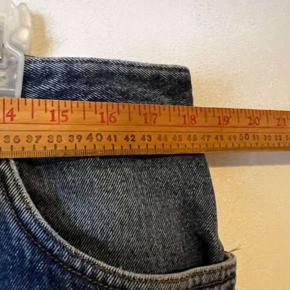 Duluth Trading Co Blue Jeans Ballroom Relaxed 86069 5 pocket Mens 37 x 30 - Picture 3 of 10